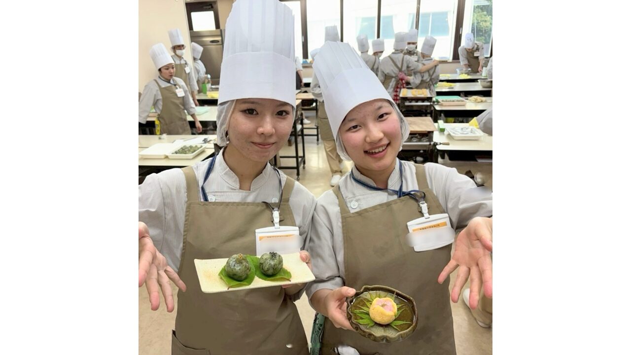 若菜餅と黄身牡丹